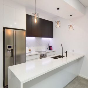 Plan de Travail Cuisine Quartz Vena Staturio Blanc