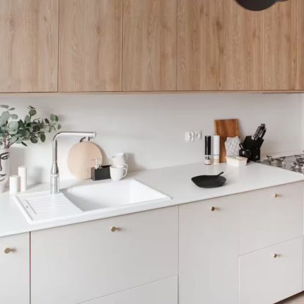 plan-de-travail-quartz-blanco-maple-cuisine-moderne.jpg