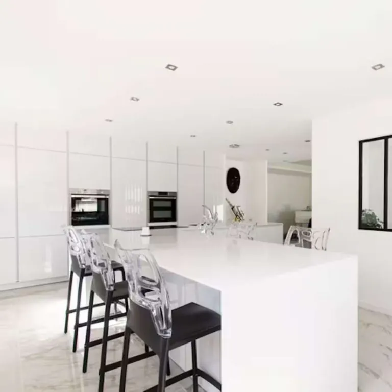 plan-travail-quartz-blanco-zeus-cuisine-design.jpg