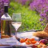 Crédence de Cuisine “Du vin dans un champ de lavande” 12