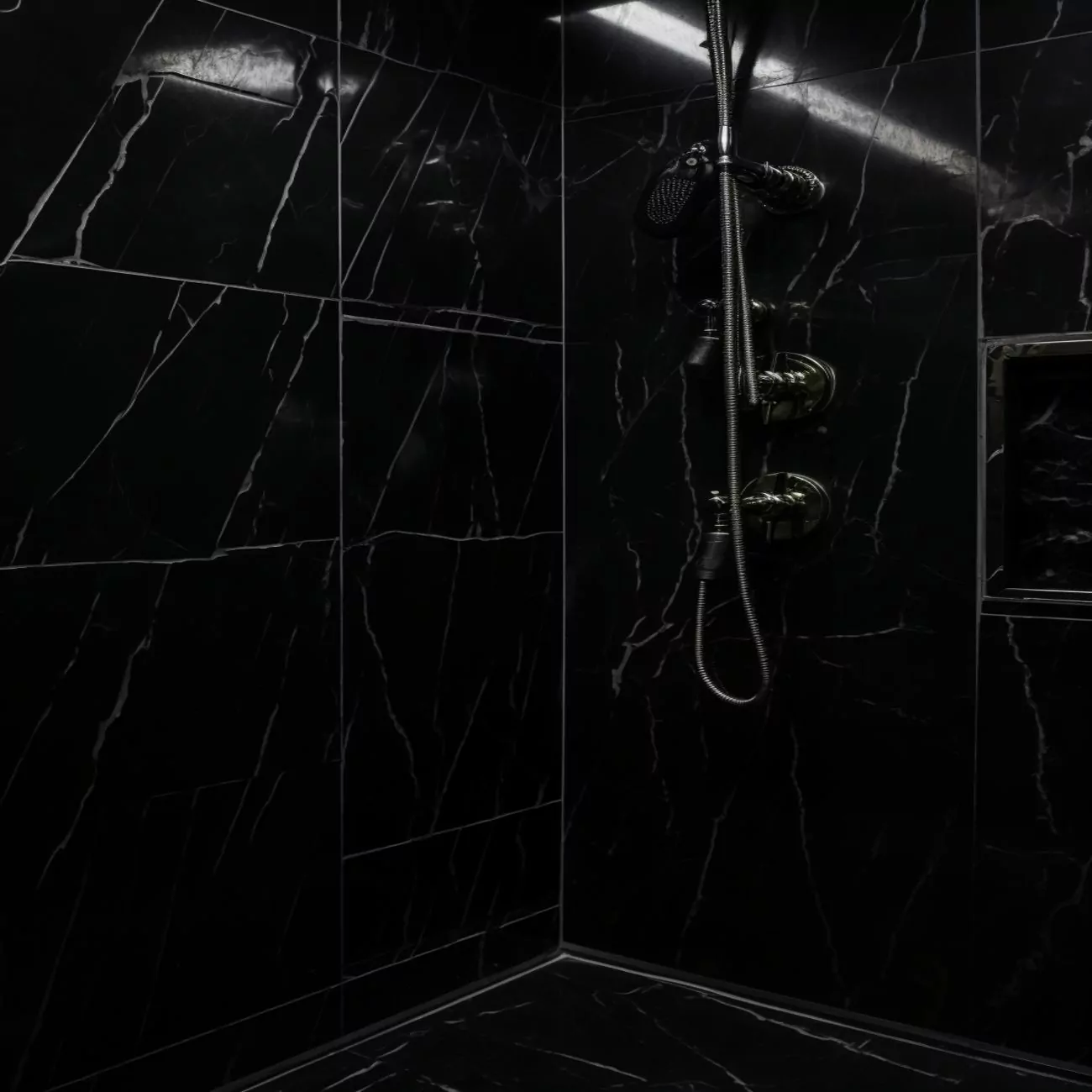 Salle de Bain en Marbre noir “Marquina” 4